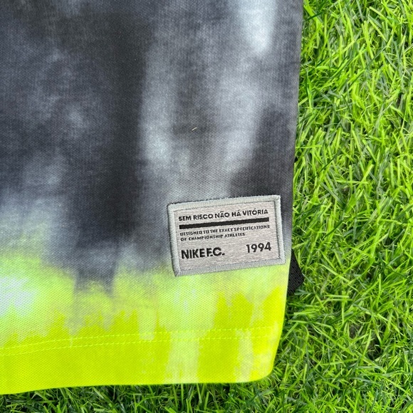 Nike F.C. Sem Risco Brazil Soccer Team Jersey Men’s S Football Club Nao Ha shirt - Picture 2 of 7